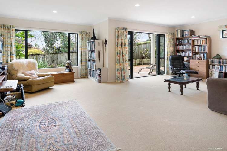 9c Beach Road Mellons Bay_1