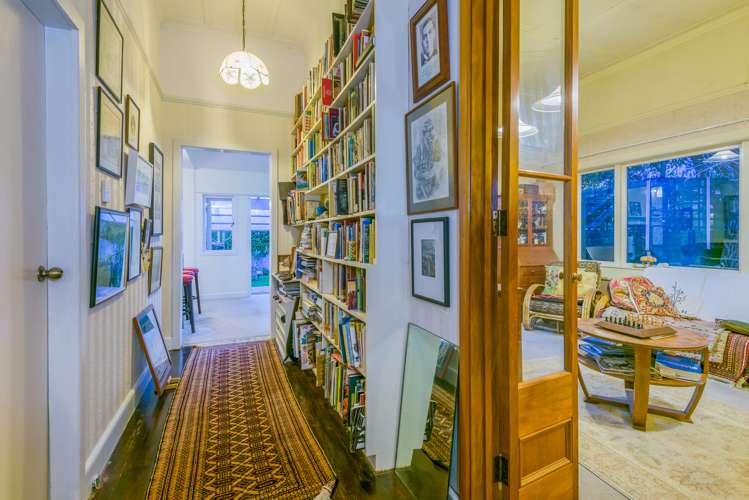 4 Lake Road Devonport_11