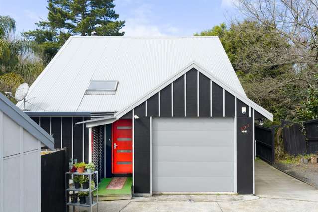 Enjoy your next Christmas in this lovely spot!