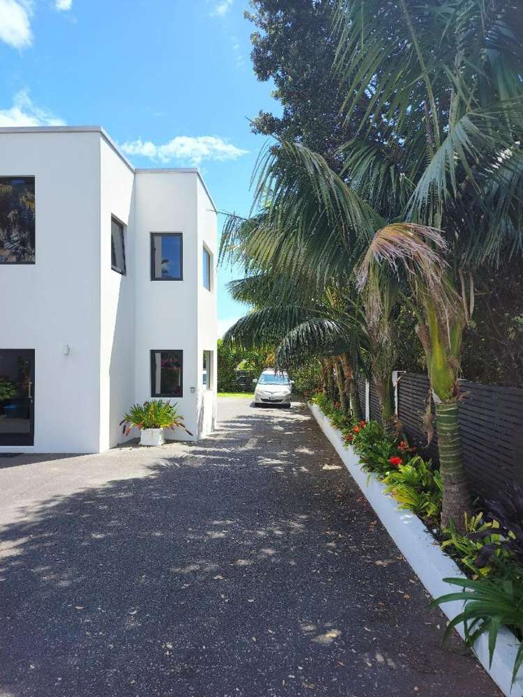1152a South Road_0