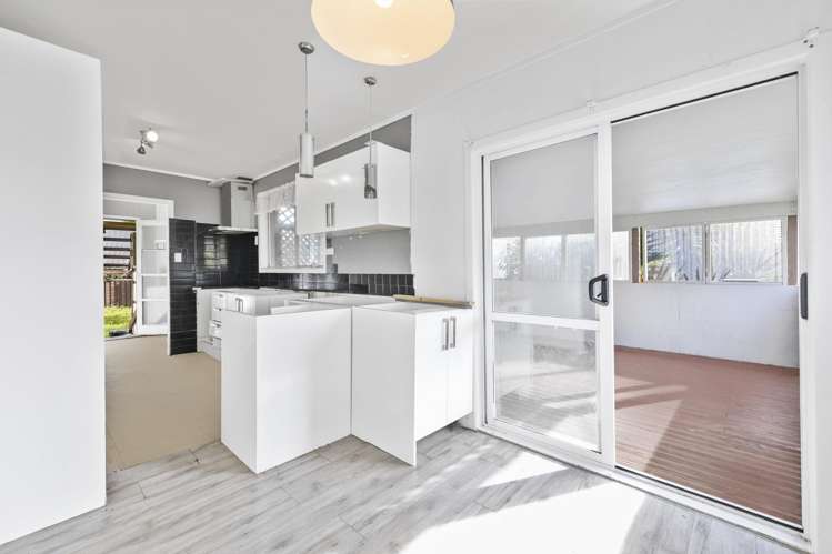 54 Sikkim Crescent Clover Park_10