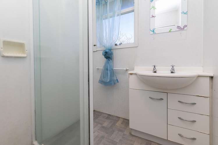 5 Doreen Street Aranui_13