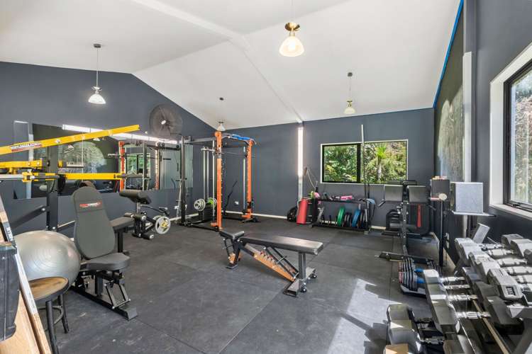 110 Attwood Road Paremoremo_16