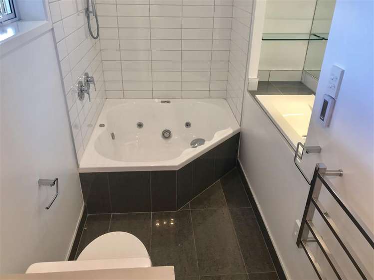 118 Princes Drive Britannia Heights_18