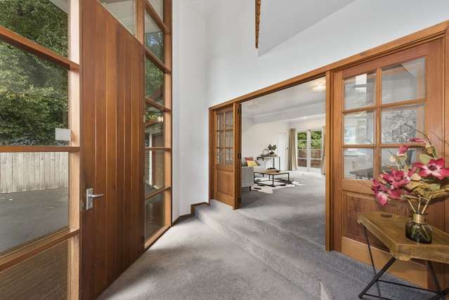 656 River Road Chartwell_2