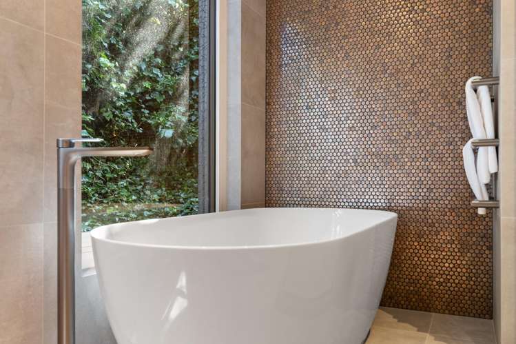 8 Lochy Road Fernhill_19