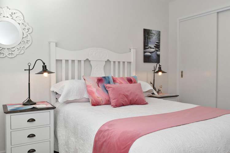 37 Saint Pauls Drive Brookfield_16
