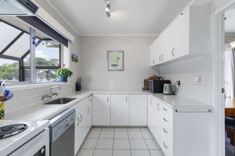 2/54 Luton Avenue Sunnyhills_6