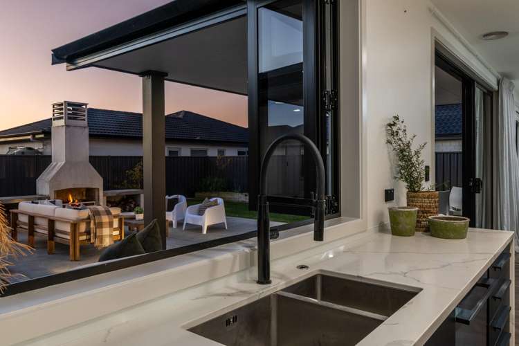 10 Meech Way Frimley_10