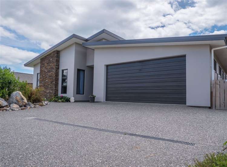 49 Fairose Drive Richmond_1