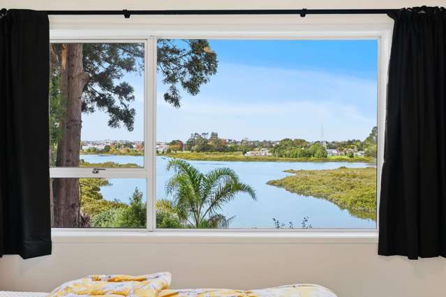 Waterfront Home & Income - Water views & Privacy