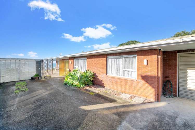 2/1017 Whangaparaoa Road Tindalls Beach_5