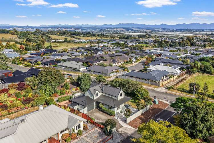 2 Hillplough Heights Richmond_24