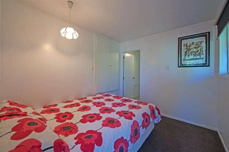 32 Victoria Road Onetangi_17