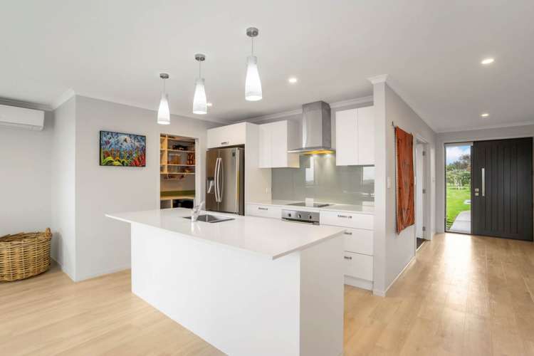 285 Pollok Wharf Road Pollok_11