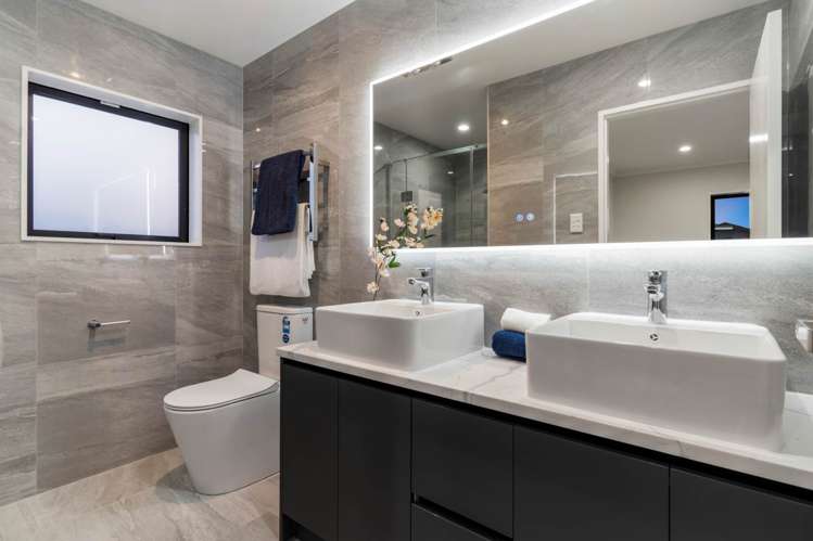 11 Bush View Place Flat Bush_16