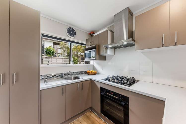 2/18 Simon Ellice Drive Bayview_11