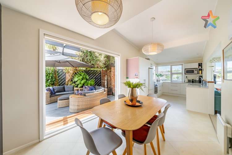 239 Dowse Drive Maungaraki_11