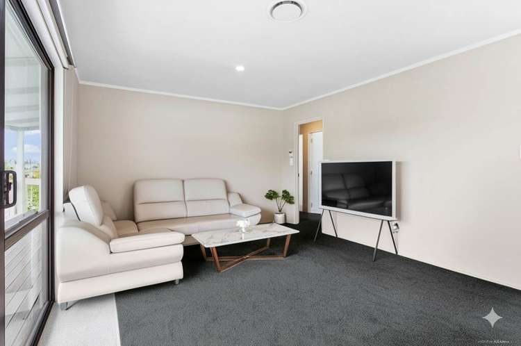 2/16 Normanton Street Glenfield_11