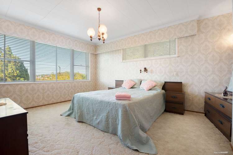 549 Beach Road Murrays Bay_16