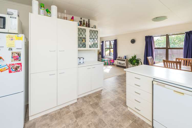 22 Lindsey Crescent Springvale_4