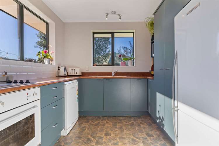 19 Farnborough Drive Nawton_6