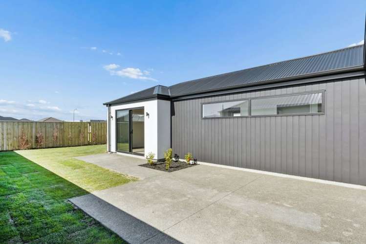41 Derbridge Street Woodend_22