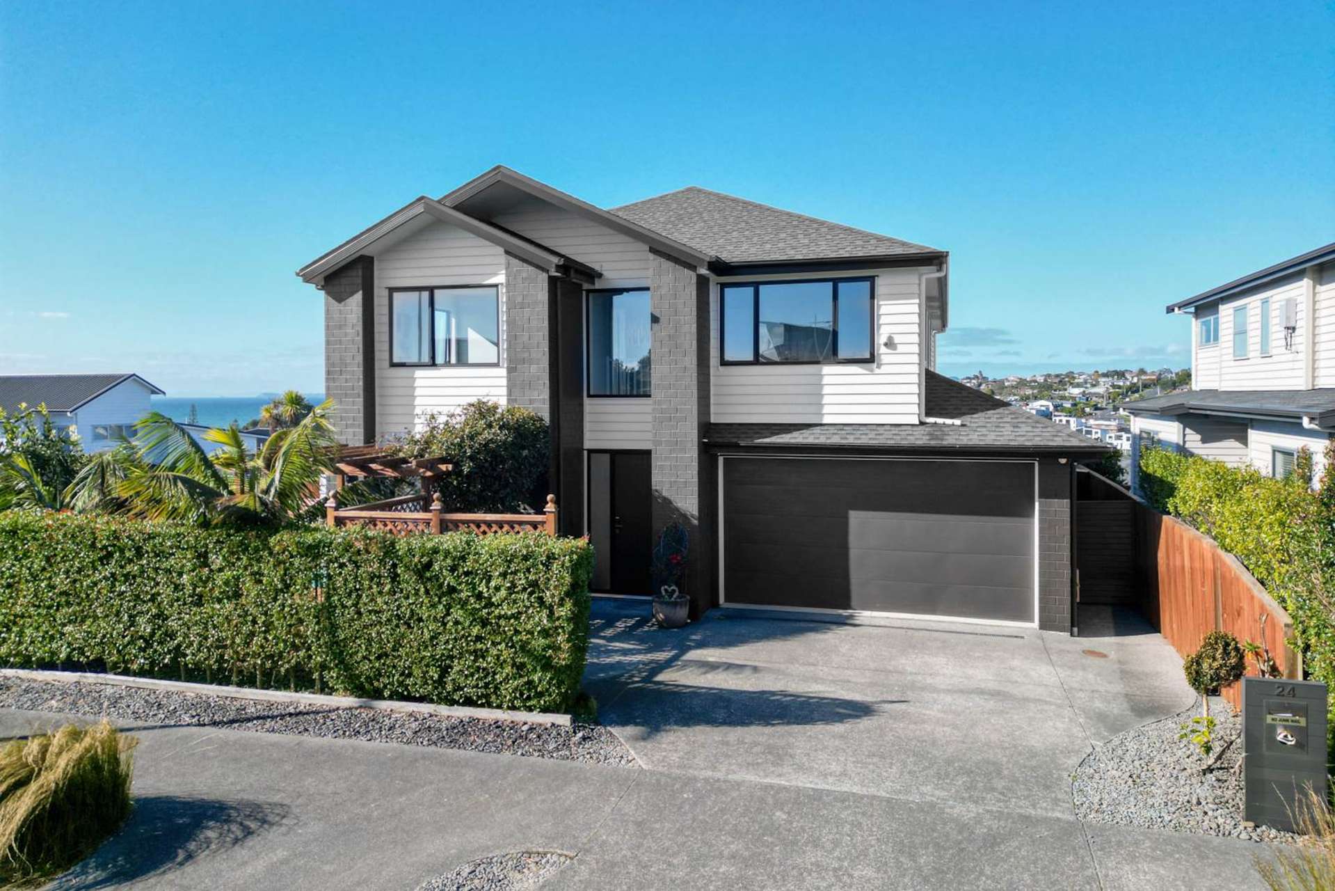 24 Bearing Parade Long Bay_0