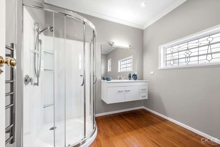 7 Anderson Grove Epuni_19