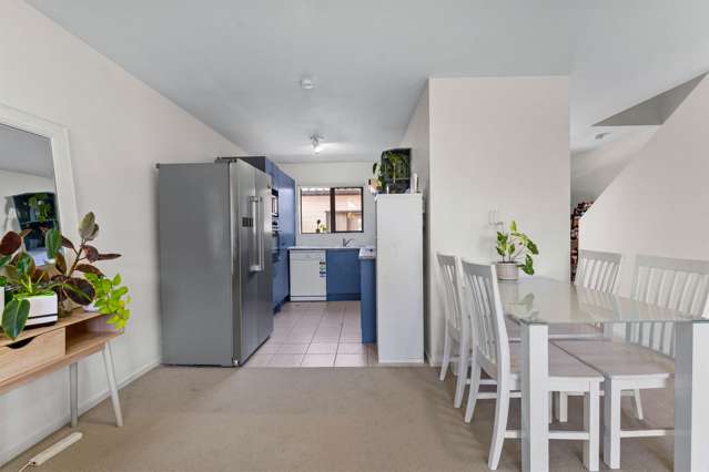 4/3 Hulme Place Henderson_4