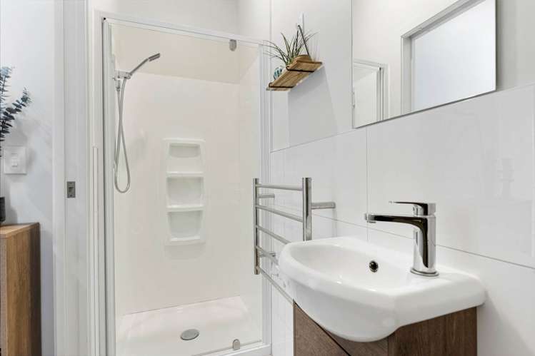 23 Ceramic Lane New Lynn_10