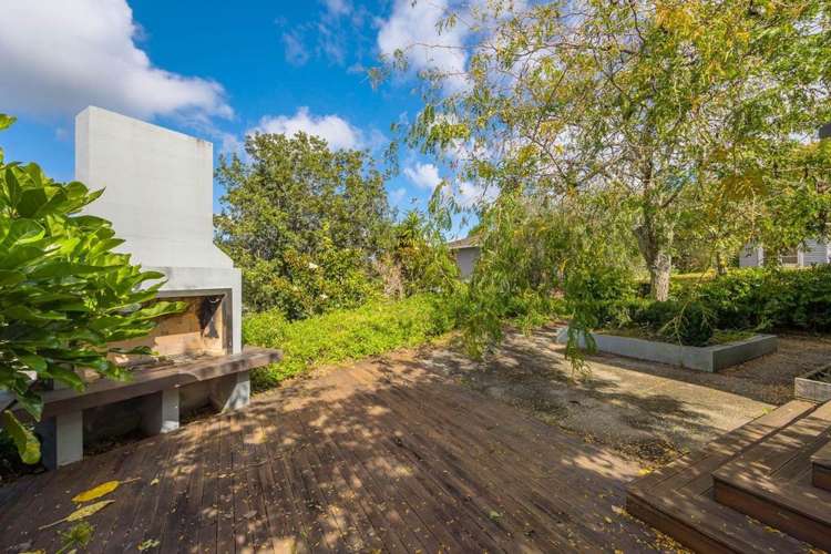 207 Lake Road Belmont_12