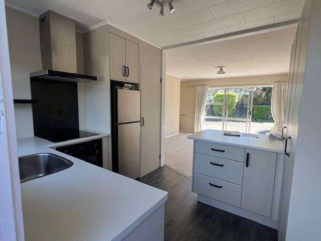 Havelock North, 2 bedrooms, 2 parking spaces