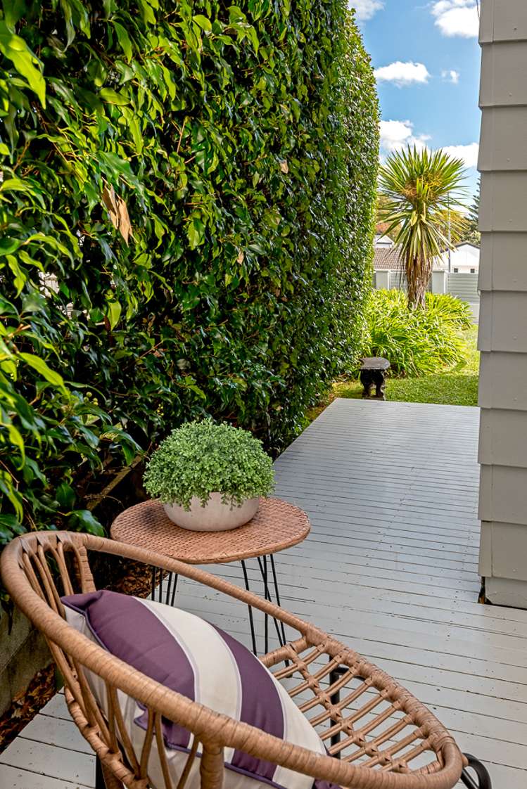 35 Pickwick Parade Mellons Bay_24