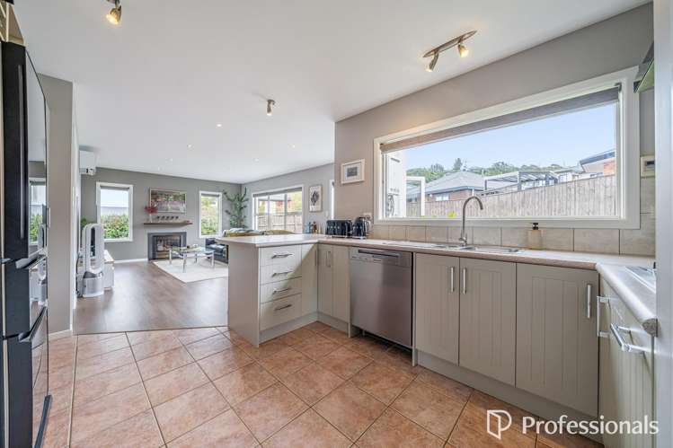 95 Redvers Drive Belmont_6