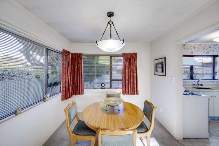 2/290 Kennedy Road_3