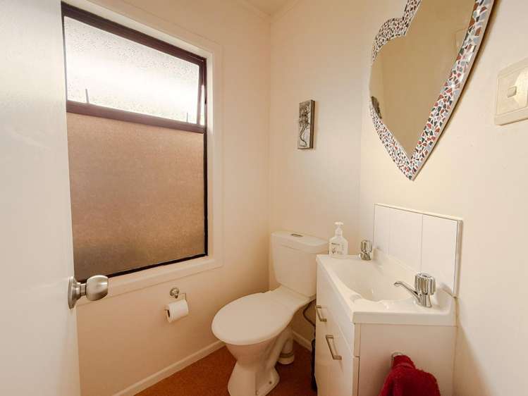 54 Hinekura Avenue 11210_19