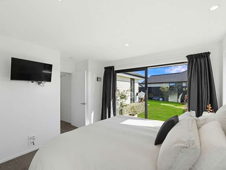 23 Whitehorn Drive Lincoln_14