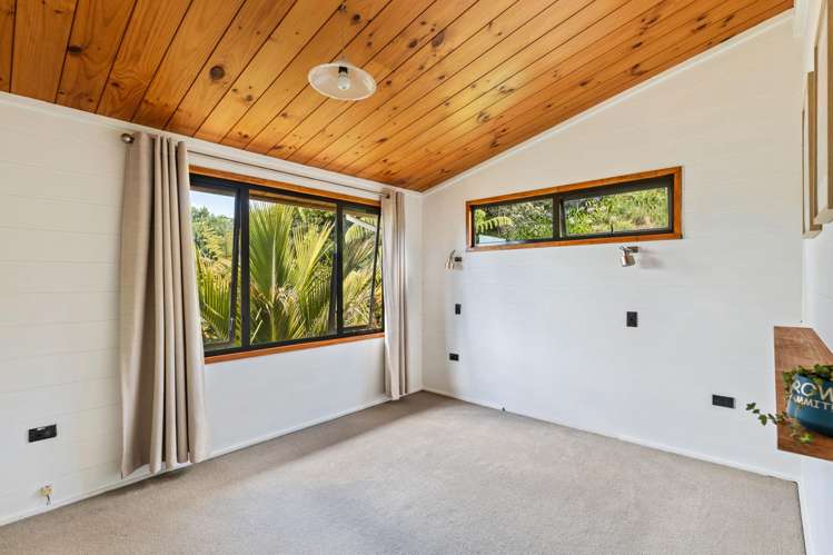 13 Lindaver Grove Merrilands_15