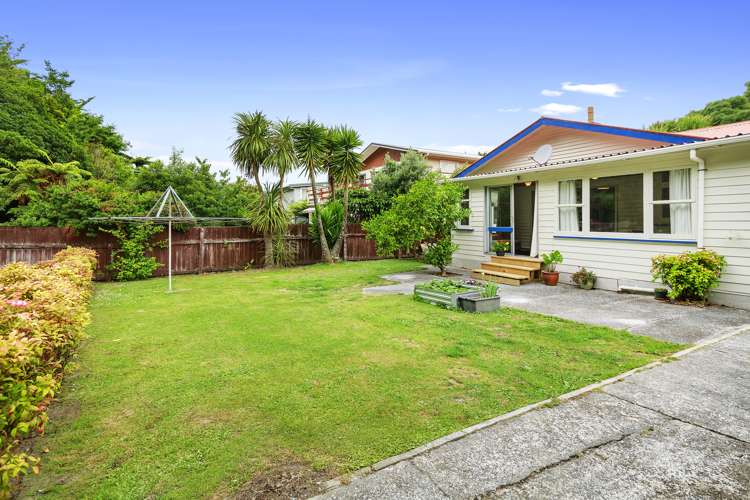 24 Lincoln Avenue Tawa_1