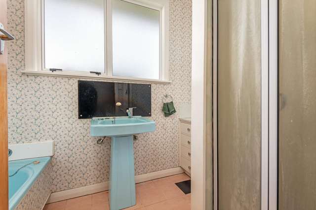 8 Lowestoft Place West End_4