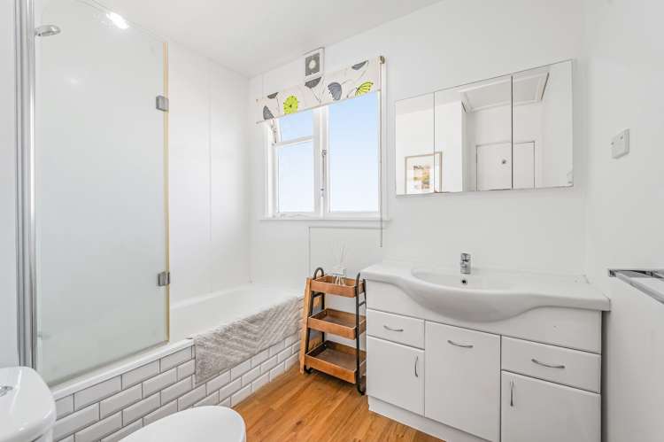 5669 West Coast Road Springfield_12