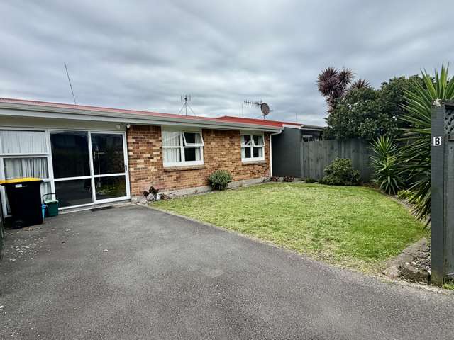 Private 2-Bedroom Mount Retreat - Walk to the Beach