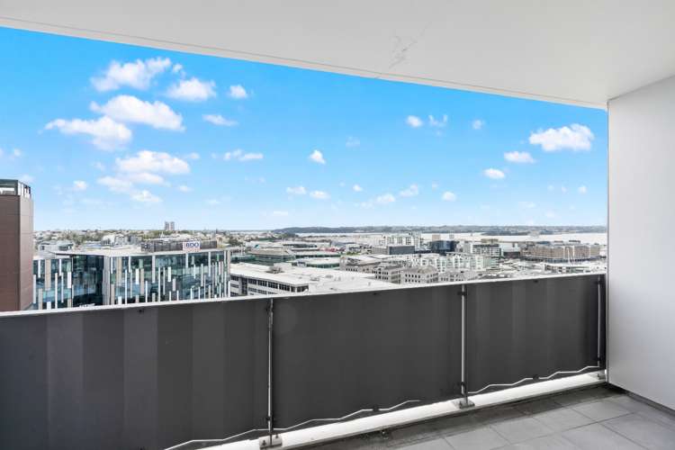 1002/17 Vogel Lane  (inc carpark) 10015_11