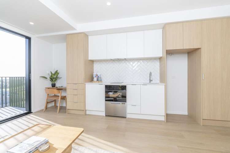 2a Te Ara Taurapa, Pt Chevalier, Auckland 1022 Point Chevalier_1