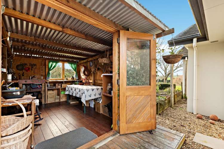 2/234 Gillard Road Ngahinapouri_26