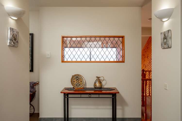 332 Princes Drive Britannia Heights_12