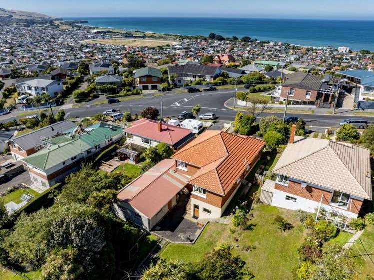 122 Easther Crescent Kew_24