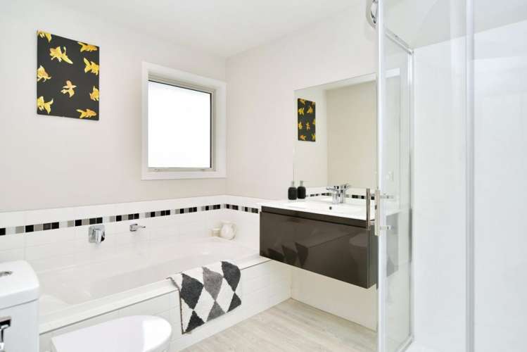 12 Bonecrusher Street Lincoln_15