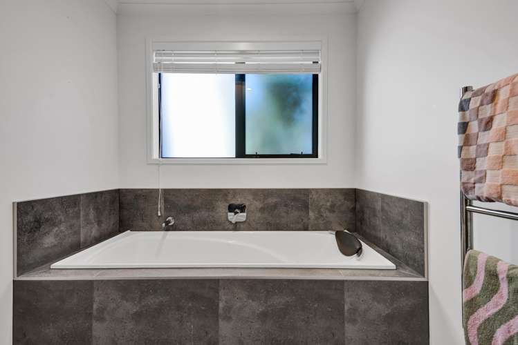 6 Birdie Lane Waiwhakaiho_28